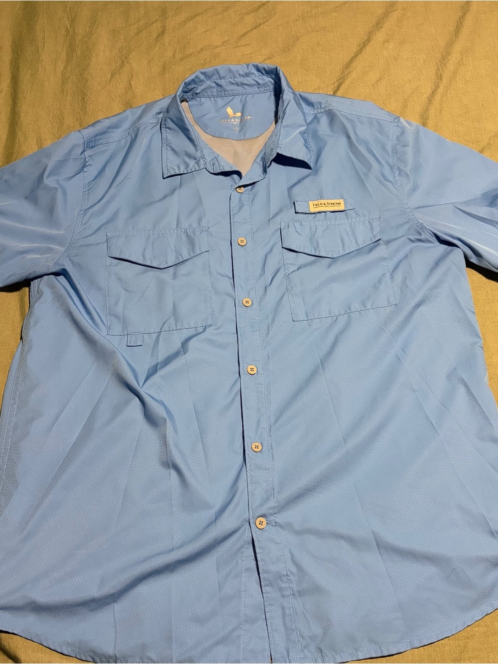 Columbia Men’s Light Blue Short-Sleeve Button-Down Shirt